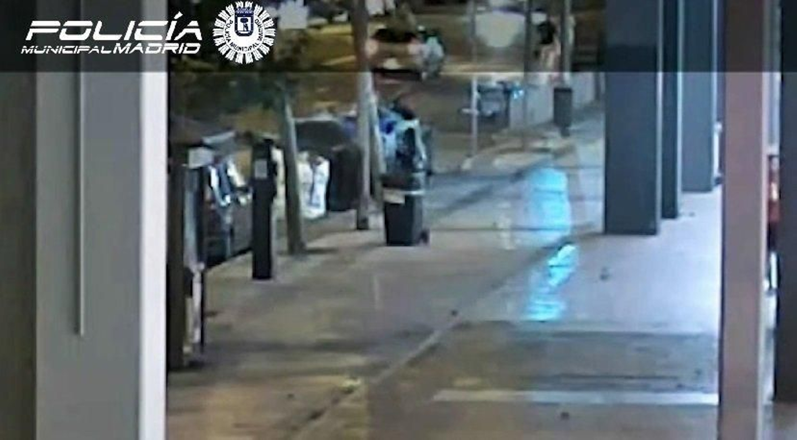 Policía pide ayuda a la ciudadanía para localizar a un conductor que arrolló adrede a un joven en Tetuán. // Policía