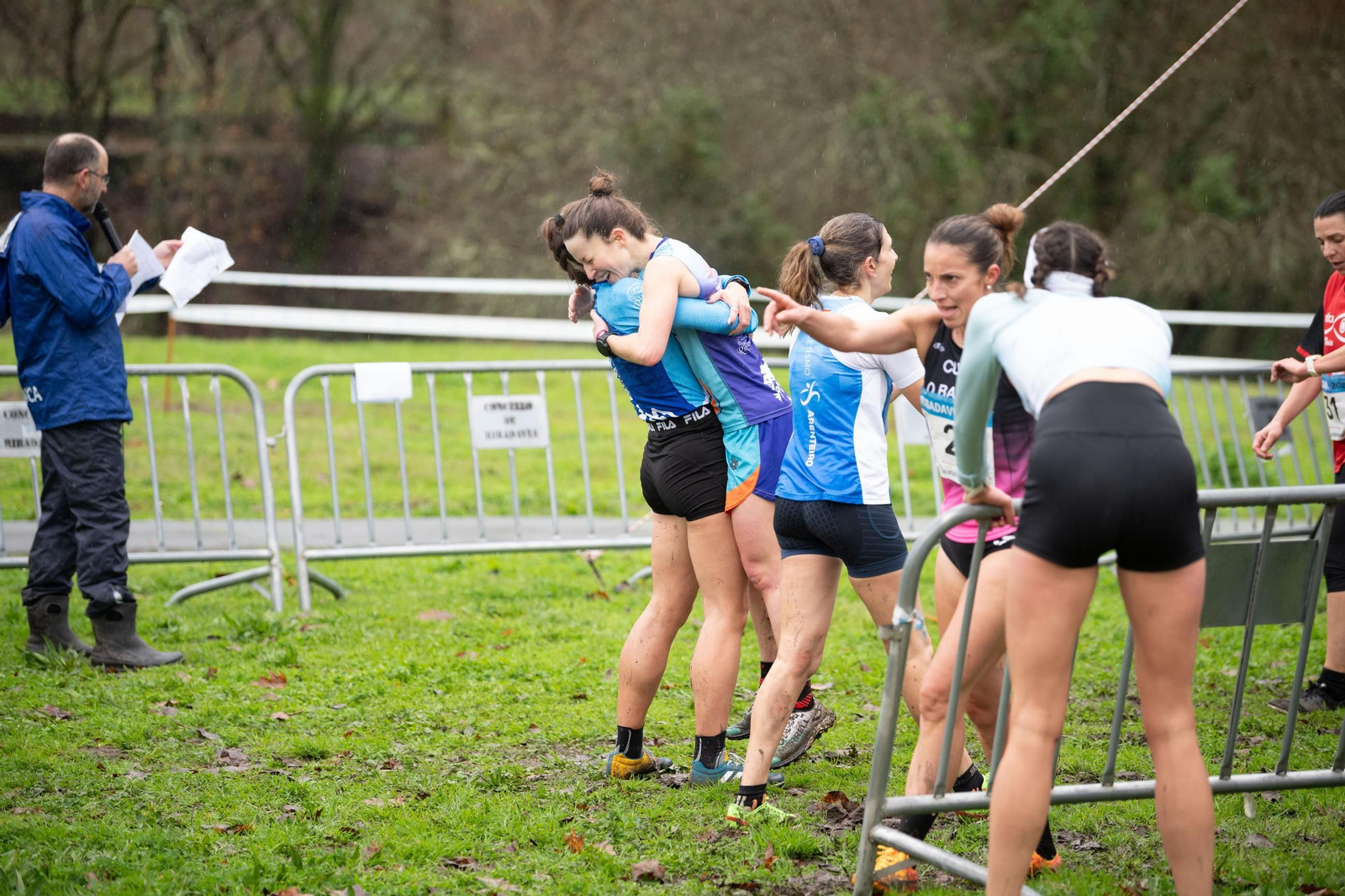 Galería | El Cross gallego disfruta en Ribadavia