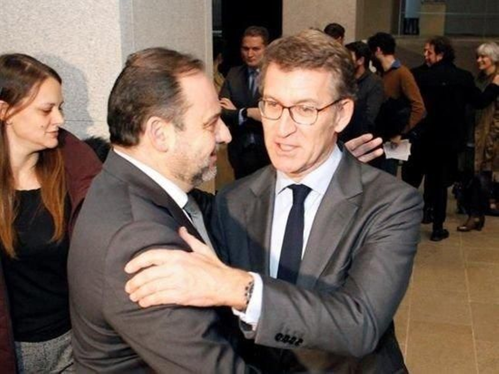 El presidente de la Xunta, Alberto Núñez Feijóo, y el ministro de Transportes, Movilidad y Agenda Urbana, José Luis Ábalos.