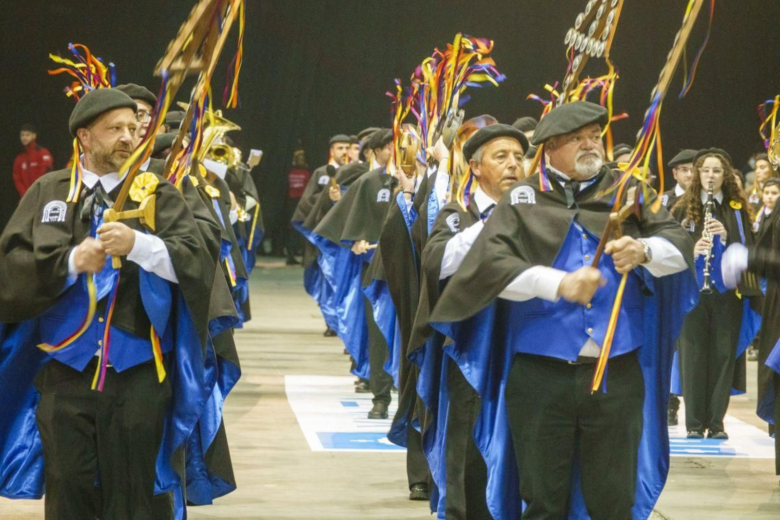 Una de las rondallas que cada año participan en el certamen de Ifevi.