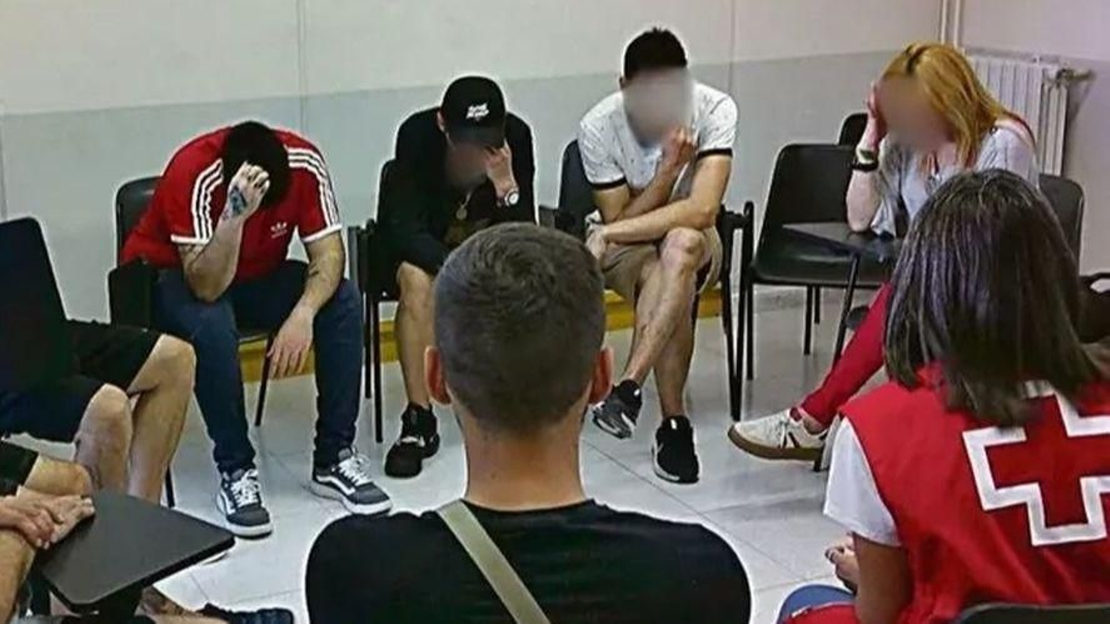 Una sesión de terapia grupal llevada por Cruz Roja en el centro penitenciario de Pereiro de Aguiar.
