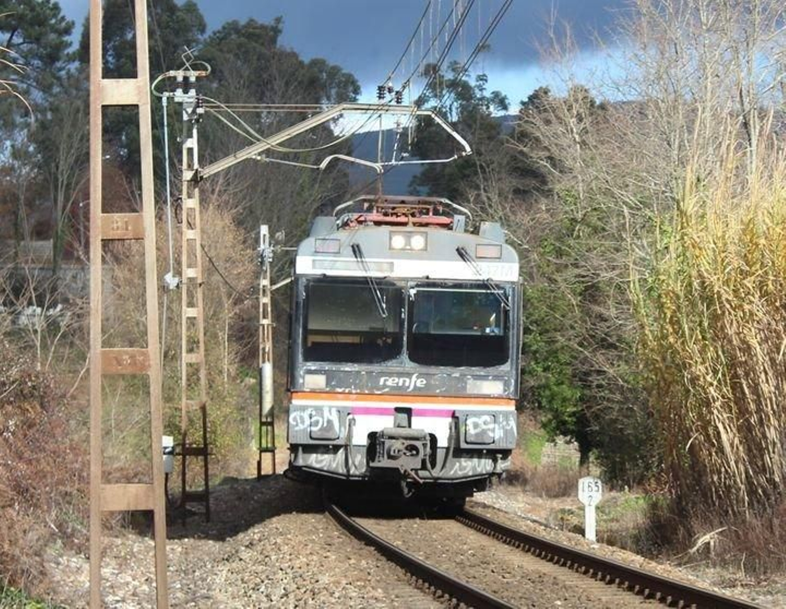 Una veterana con más de 40 años de servicio une Ourense con Vigo y Ponferrada..