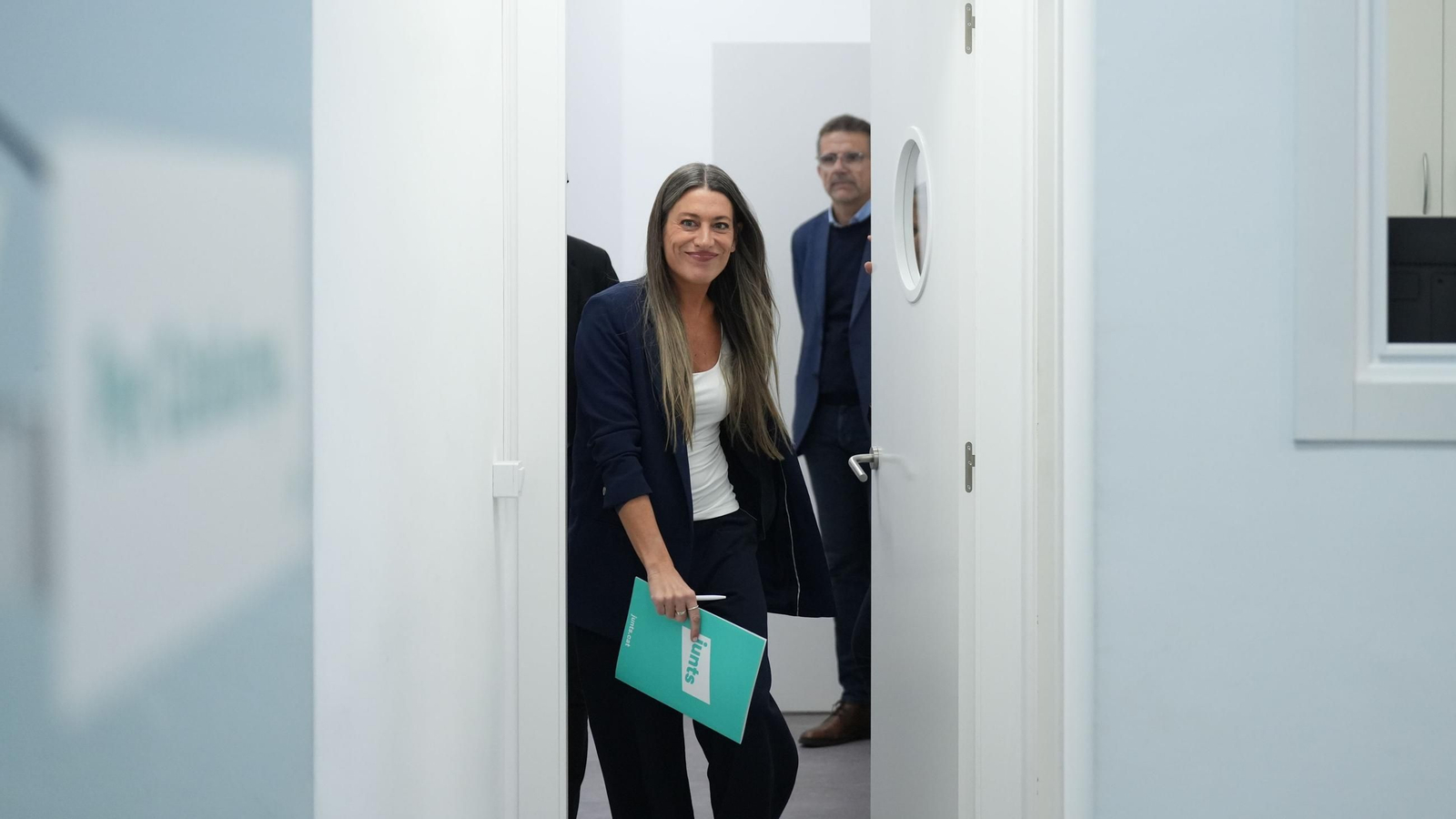 La portavoz de Junts en el Congreso, Miriam Nogueras, antes de la rueda de prensa de este miércoles