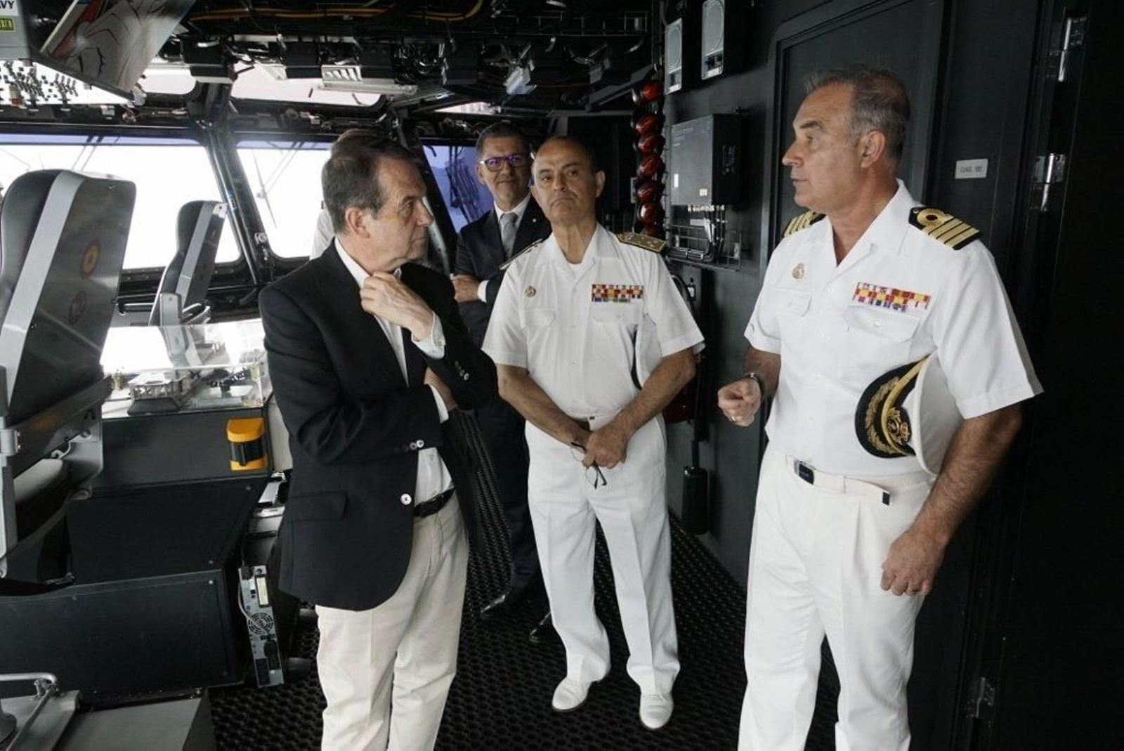 El portaviones Juan Carlos I en Vigo  (39) (1024x684)