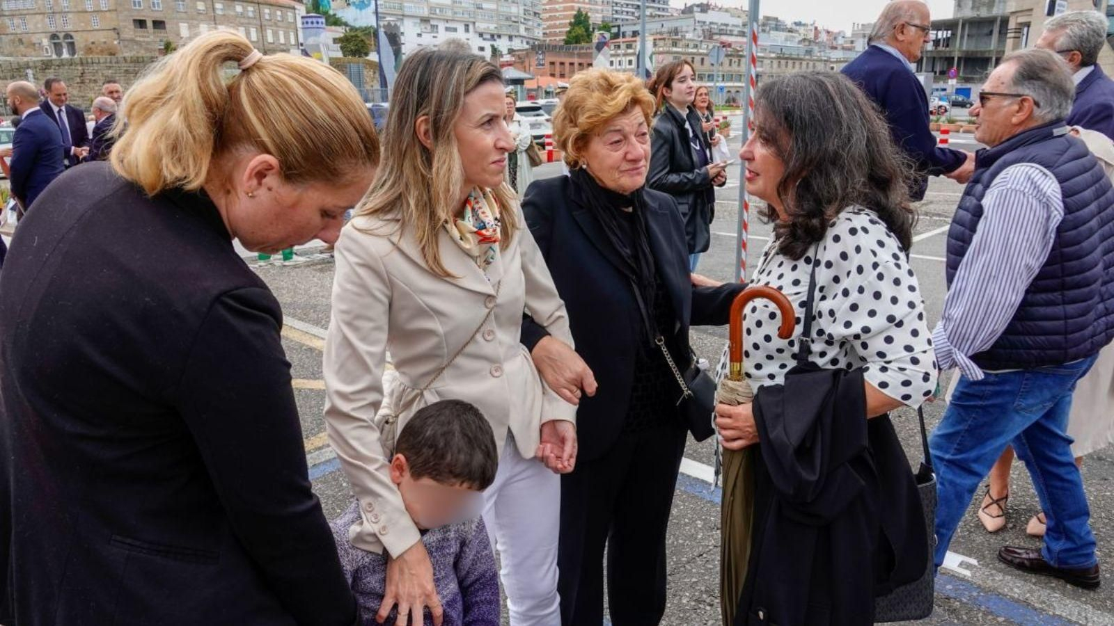 Familiares de las víctimas, tras un homenaje en Marín en septiembre pasado.