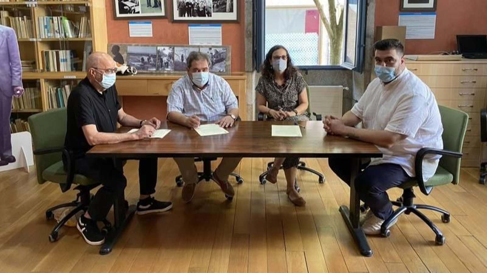 Carlos Thiebaut, Gerardo Seoane, Úrsula Luis-André e Diego Lourenzo na Biblioteca de Verín.