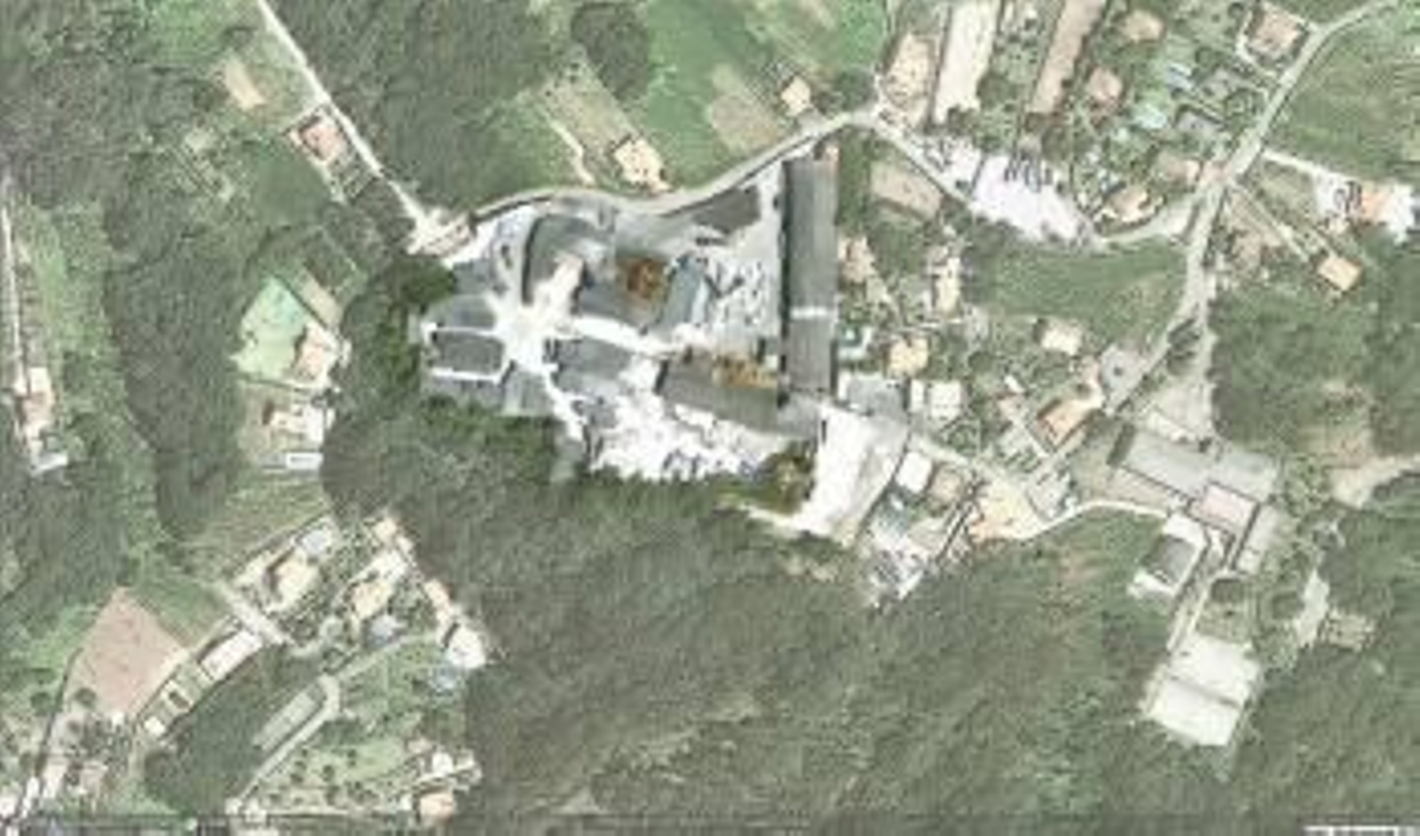 Imagen aérea de la empresa Prefabricados y Hormigones Luis Barros, en Paradellas.