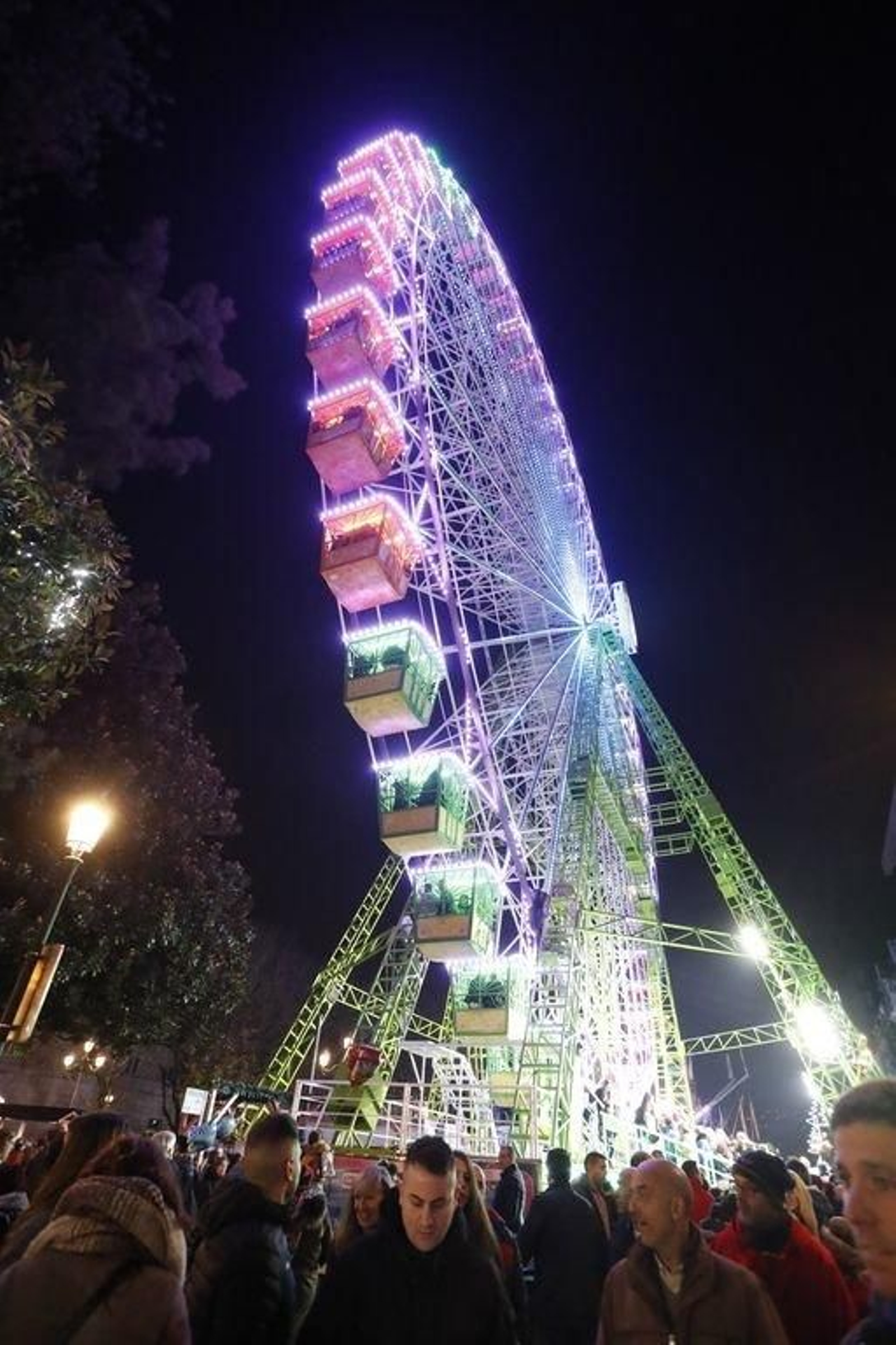 Los turistas invaden Vigo en el Puente119