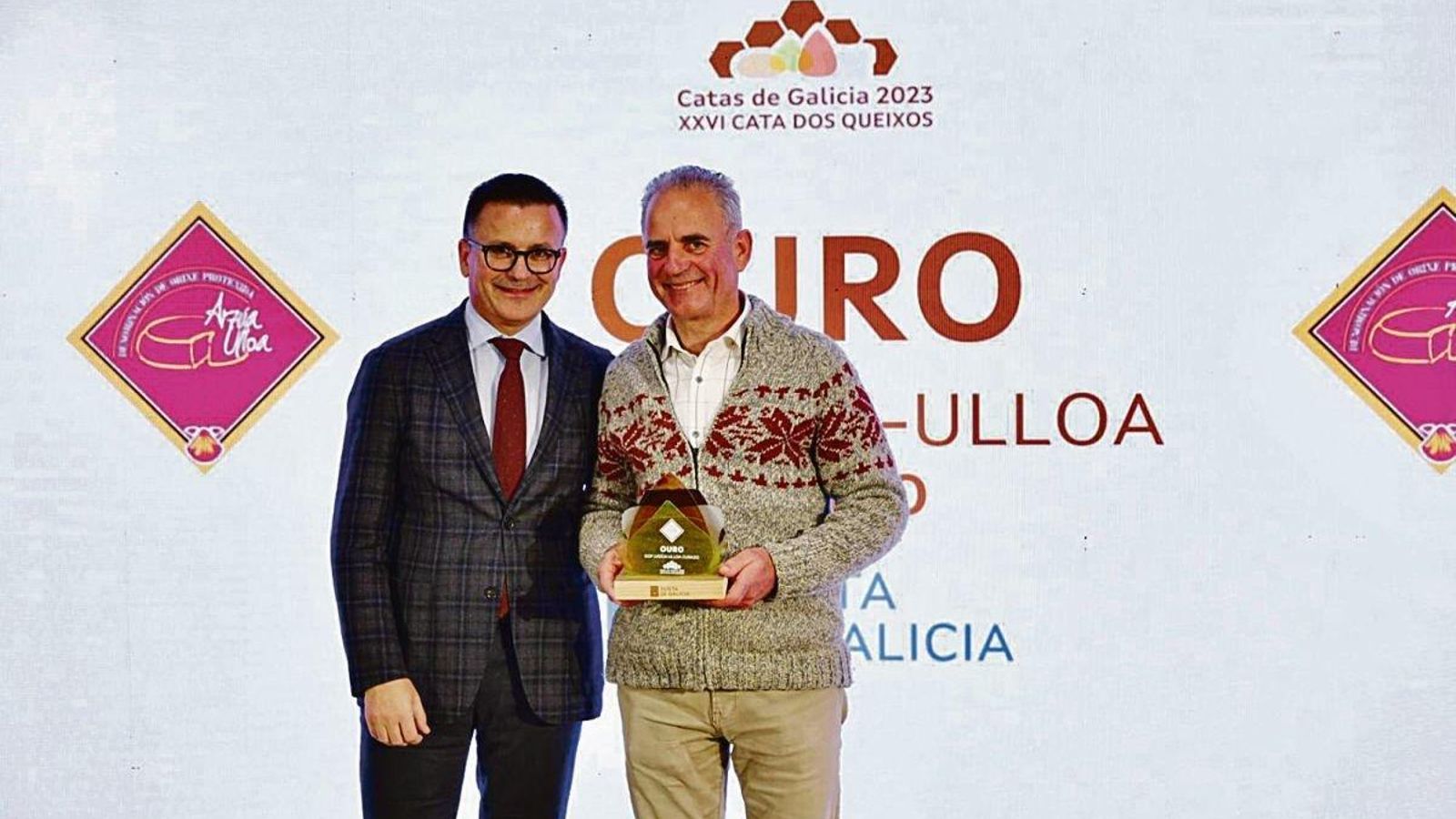 José González, Conselleiro de Medio Rural, e Xosé Luis Carreira, de Arqueixal.