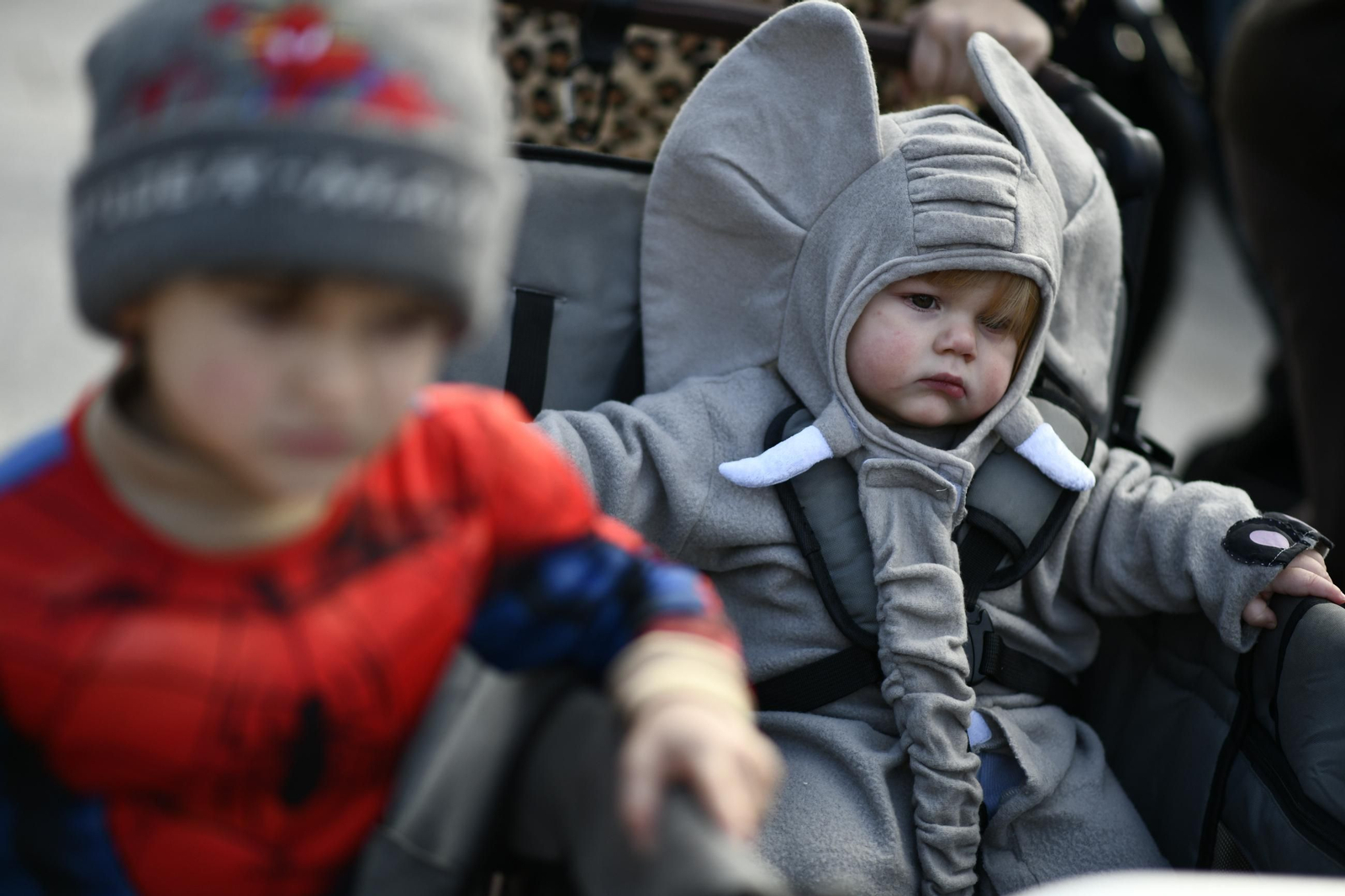 Galería | El desfile de los chocalleiros por Vilardevós, el Entroido en fotos