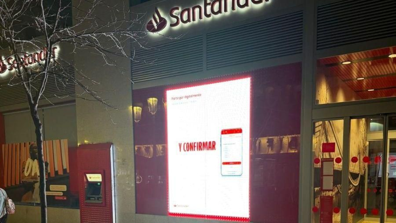 Contaminación lumínica en la calle del Paseo.