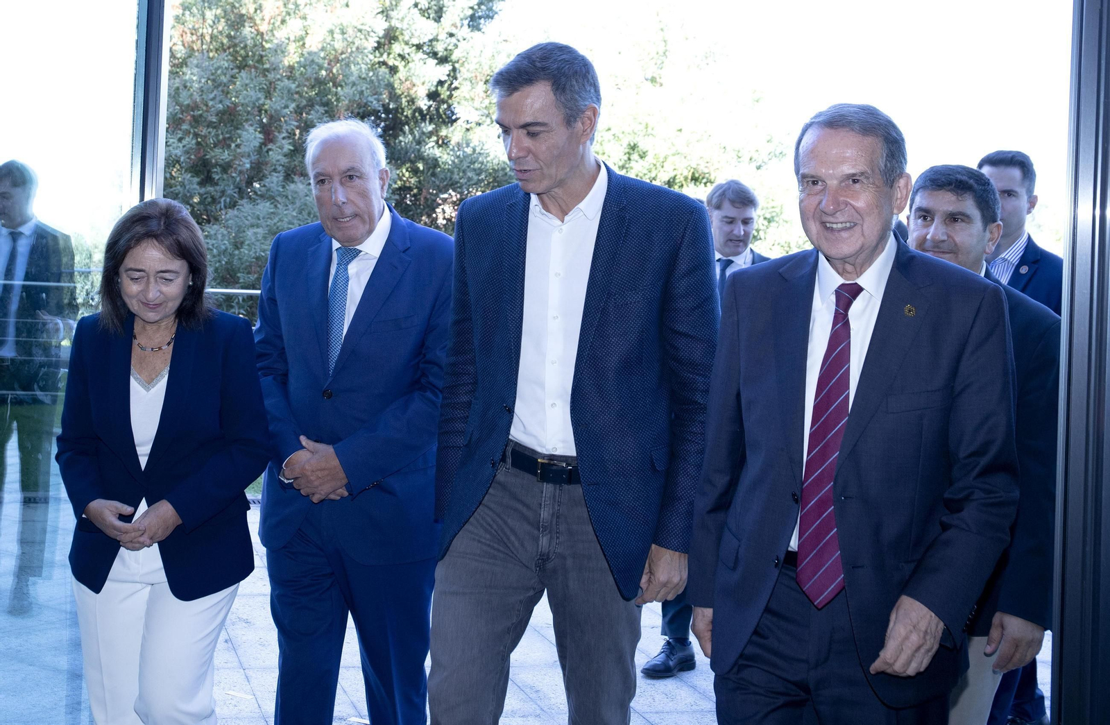 Galería | Pedro Sánchez visita las instalaciones de Delta Vigo en el PTL de Valadares