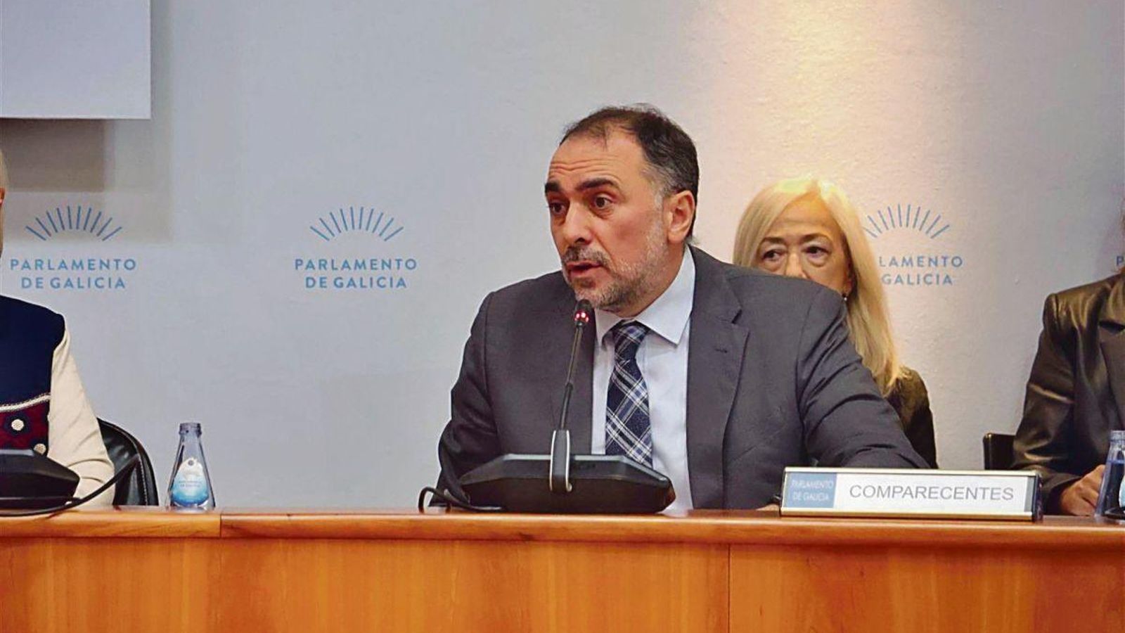 Julio García Comesaña, ayer en la comisión de sanidade del Parlamento.