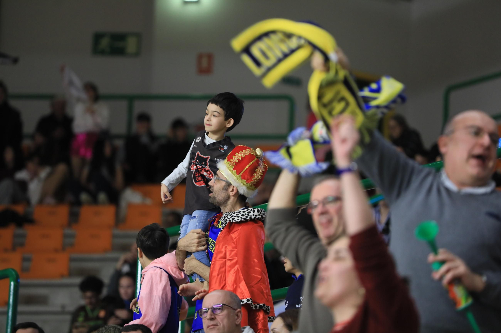 Galería | El Pazo disfruta de un sábado de baloncesto y Entroido