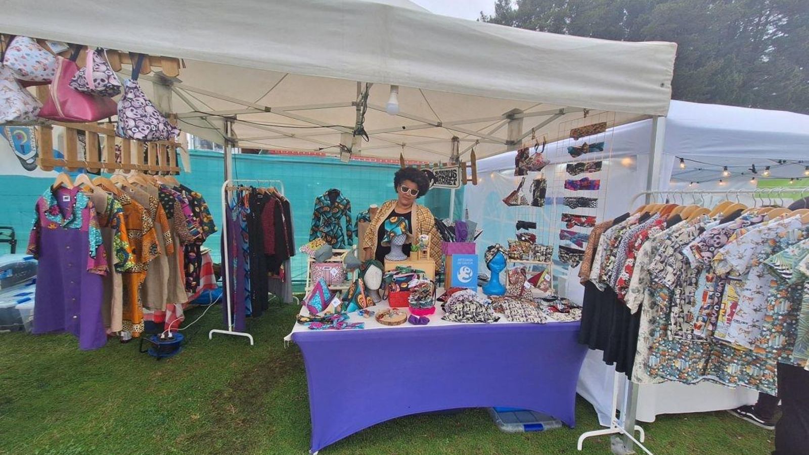 Alejandra en su puesto durante un festival.