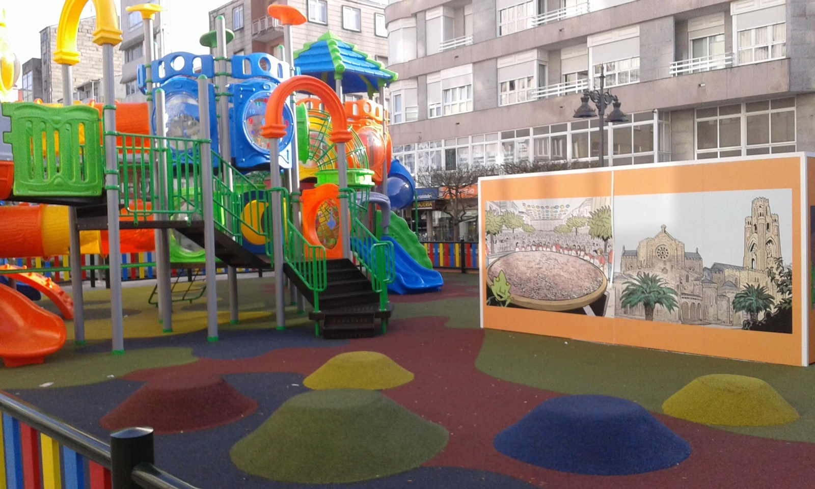 El Concello de Carballiño ha tenido que realizar reparaciones en el recién estrenado parque infantil.