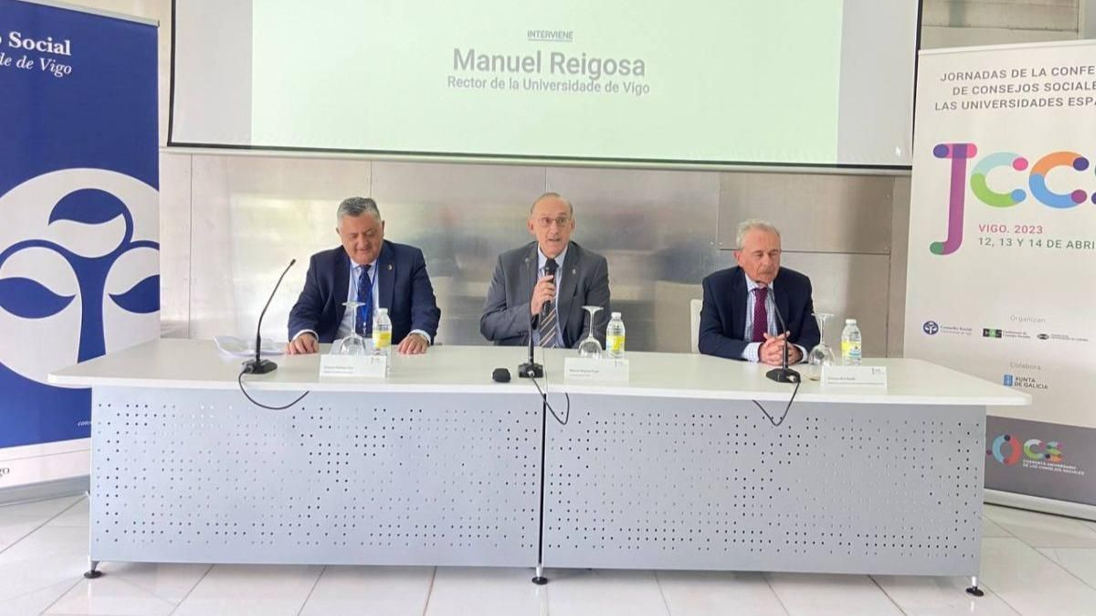 Ernesto Pedrosa, Manuel Reigosa y Antonio Abril intervinieron en el acto.
