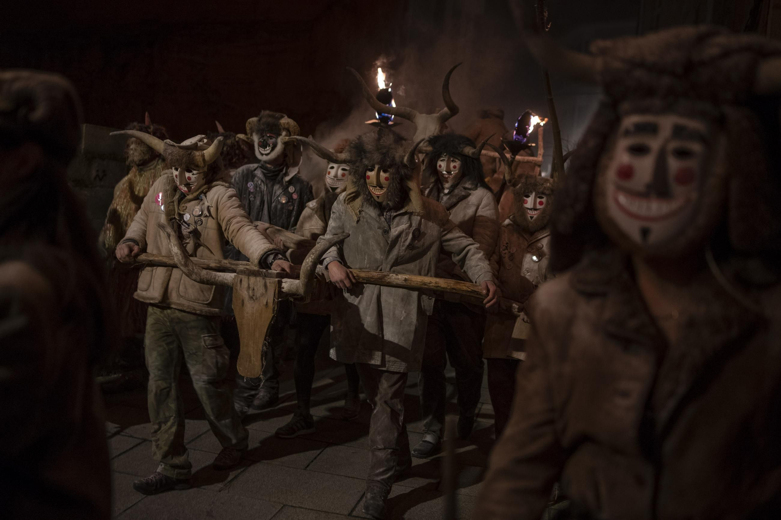 La Baixada da Marela atrae cada año a visitantes que buscan vivir un entroido auténtico, alejado de artificios.
