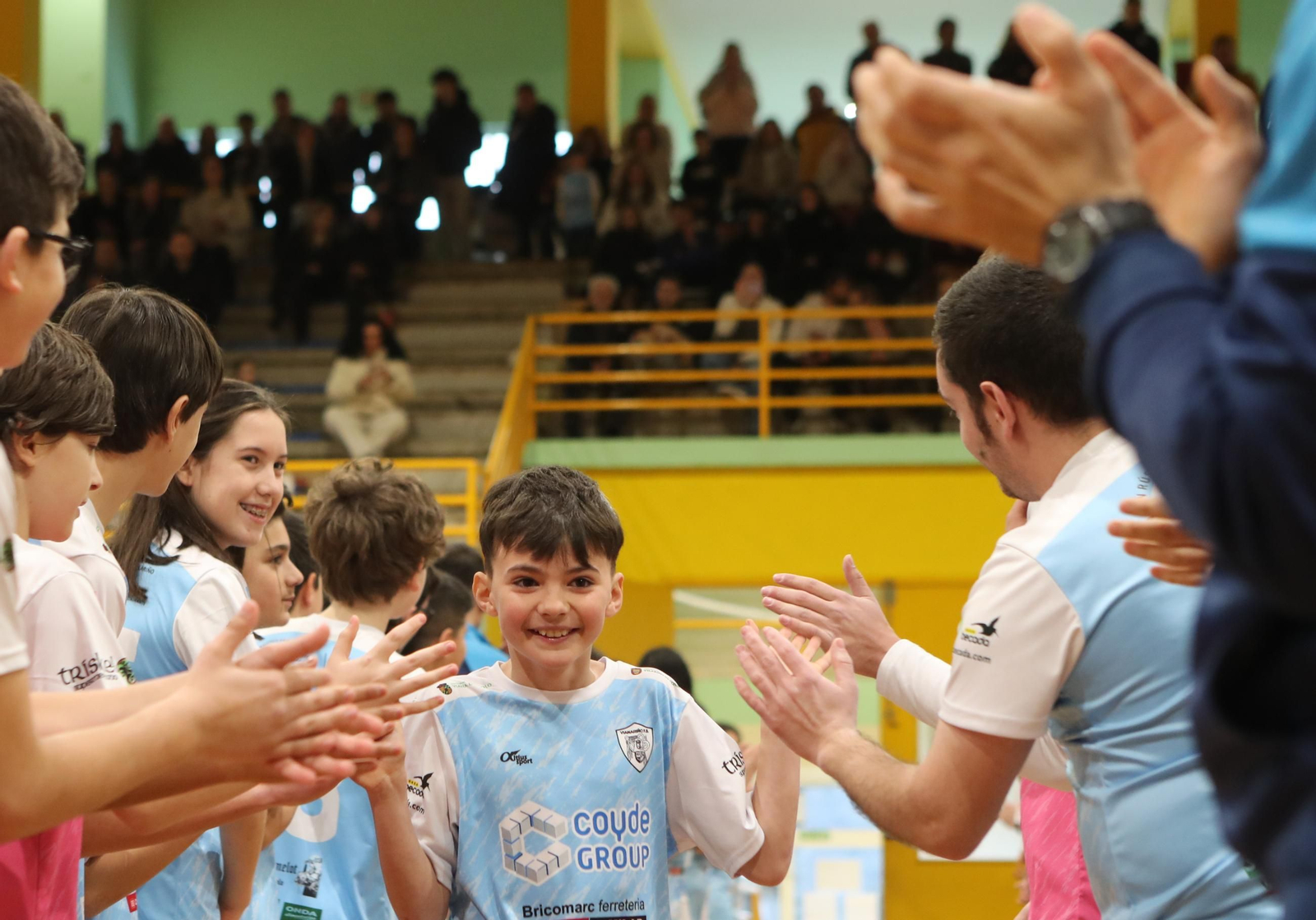 Galería | El futuro del básket se puso las zapatillas