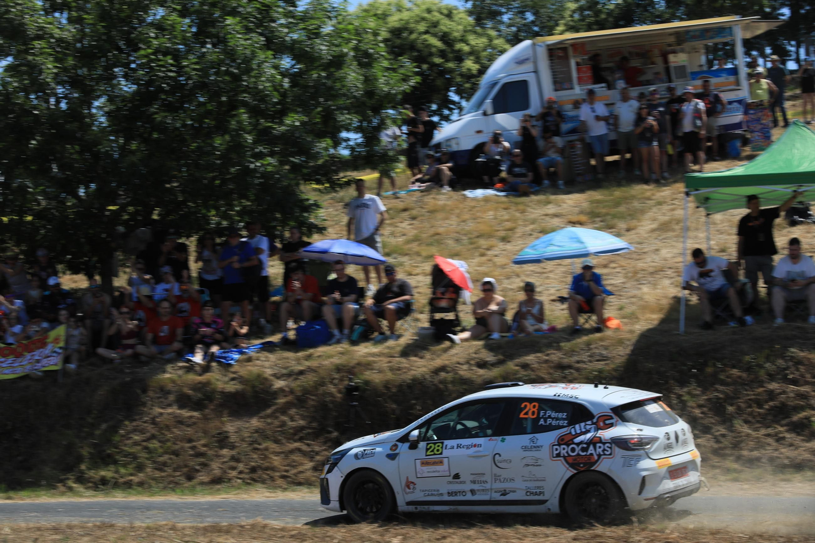 Galería | El público disfruta del Rally de Ourense en el tramo Cartelle-Toén, en fotos