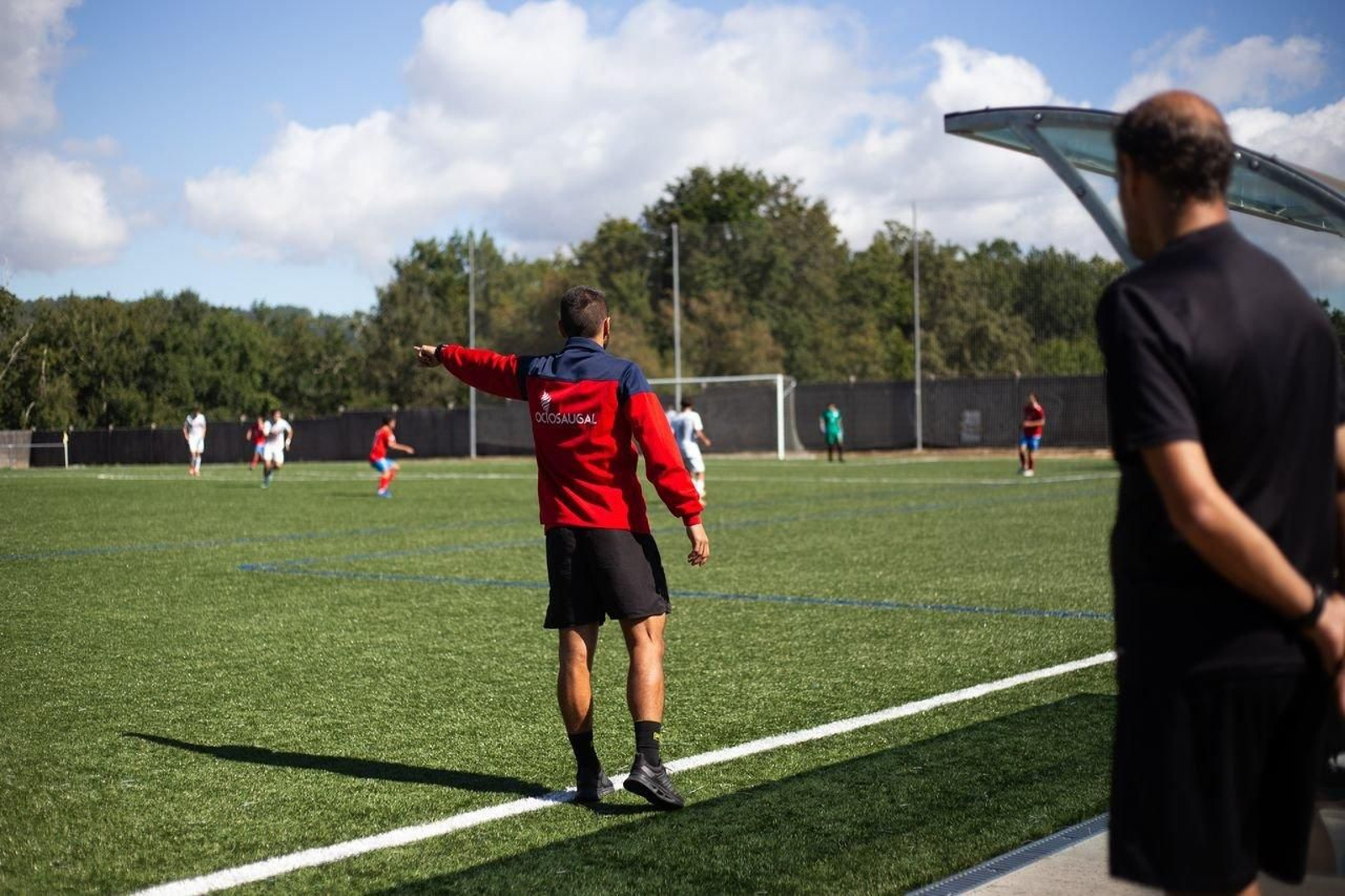 Dando una de las indicaciones