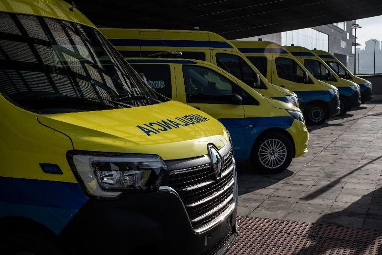 Nuevas ambulancias eléctricas y unidades medicalizadas del Área Sanitaria de Ourense, Verín y O Barco.