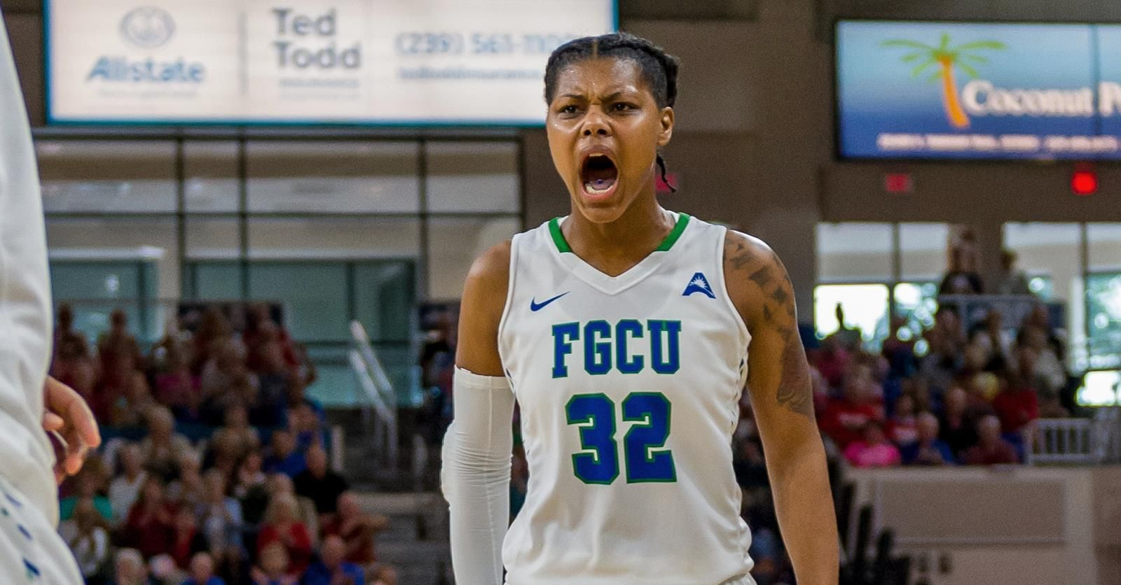 La alero de Trinidad y Tobago Rosemarie Julien