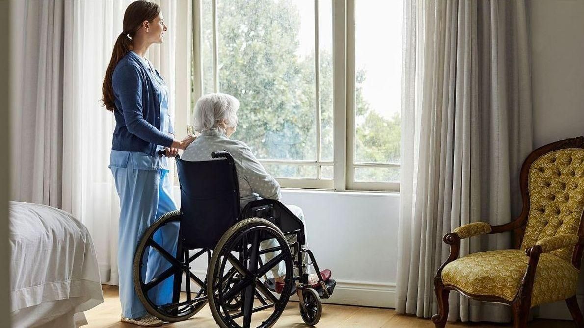 España urge de 50.000 plazas para personas dependientes