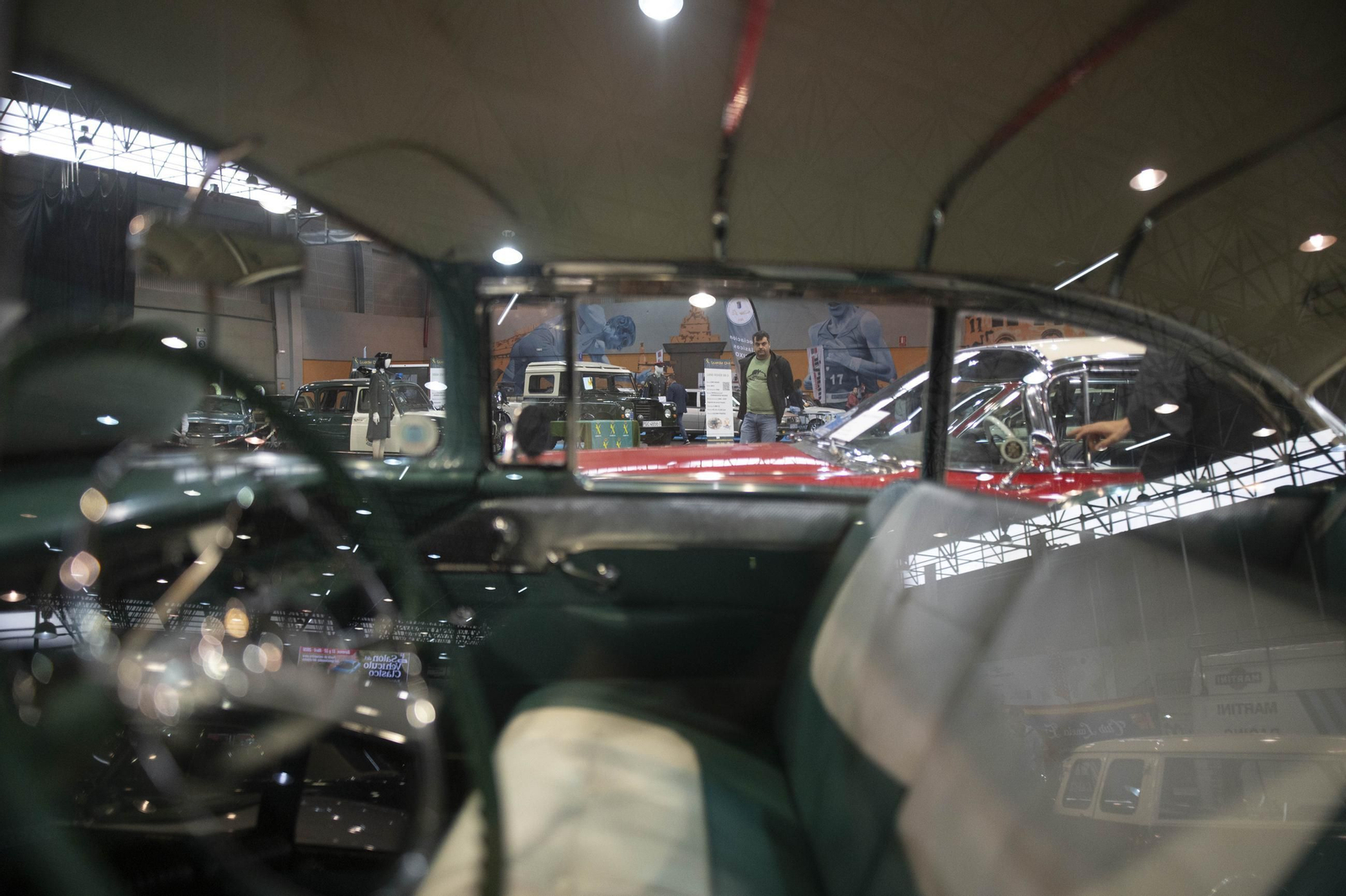 Galería | Expourense retrocede varias décadas con la belleza de los coches clásicos