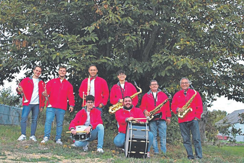 Nueva Charanga El Tattoo, de Trives.