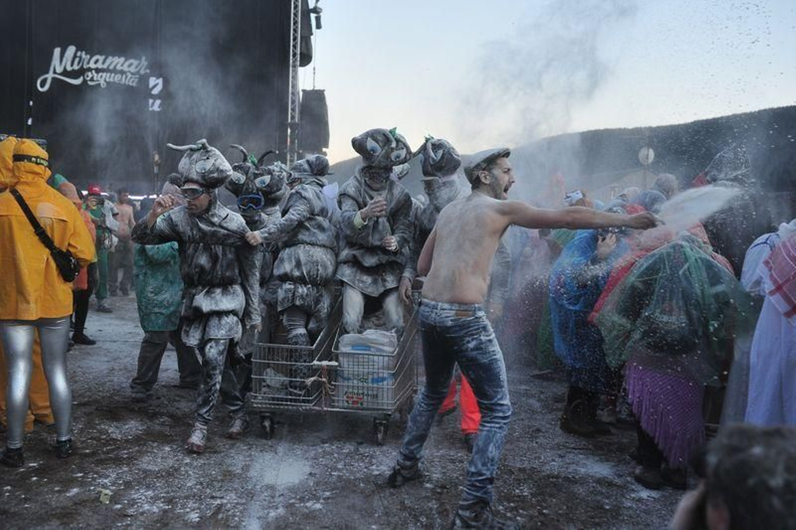 LAZA 24/02/2020.- Lunes de entroido en Laza, bajada de la morena y hormigas. José Paz