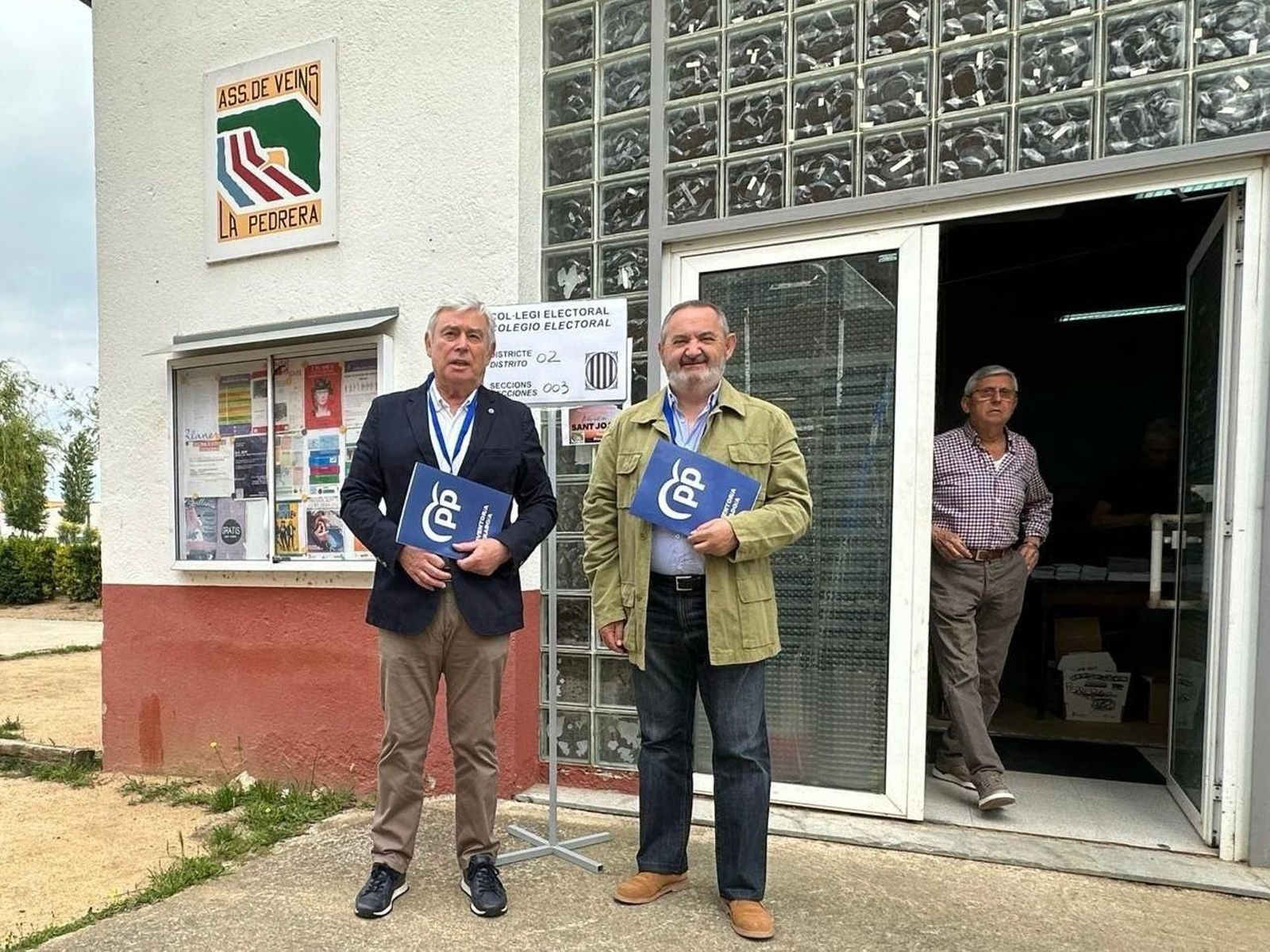 Diputados y senadores gallegos hacen de apoderados.