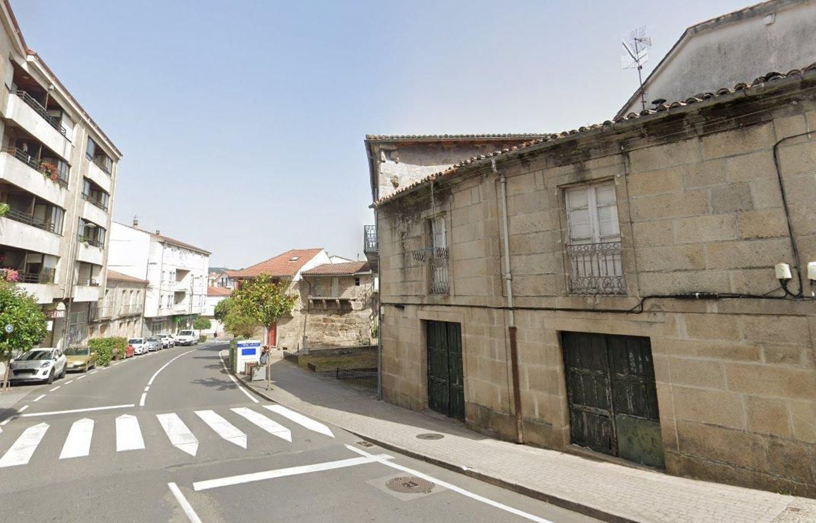 La calle Emilia Pardo Bazán de Allariz.