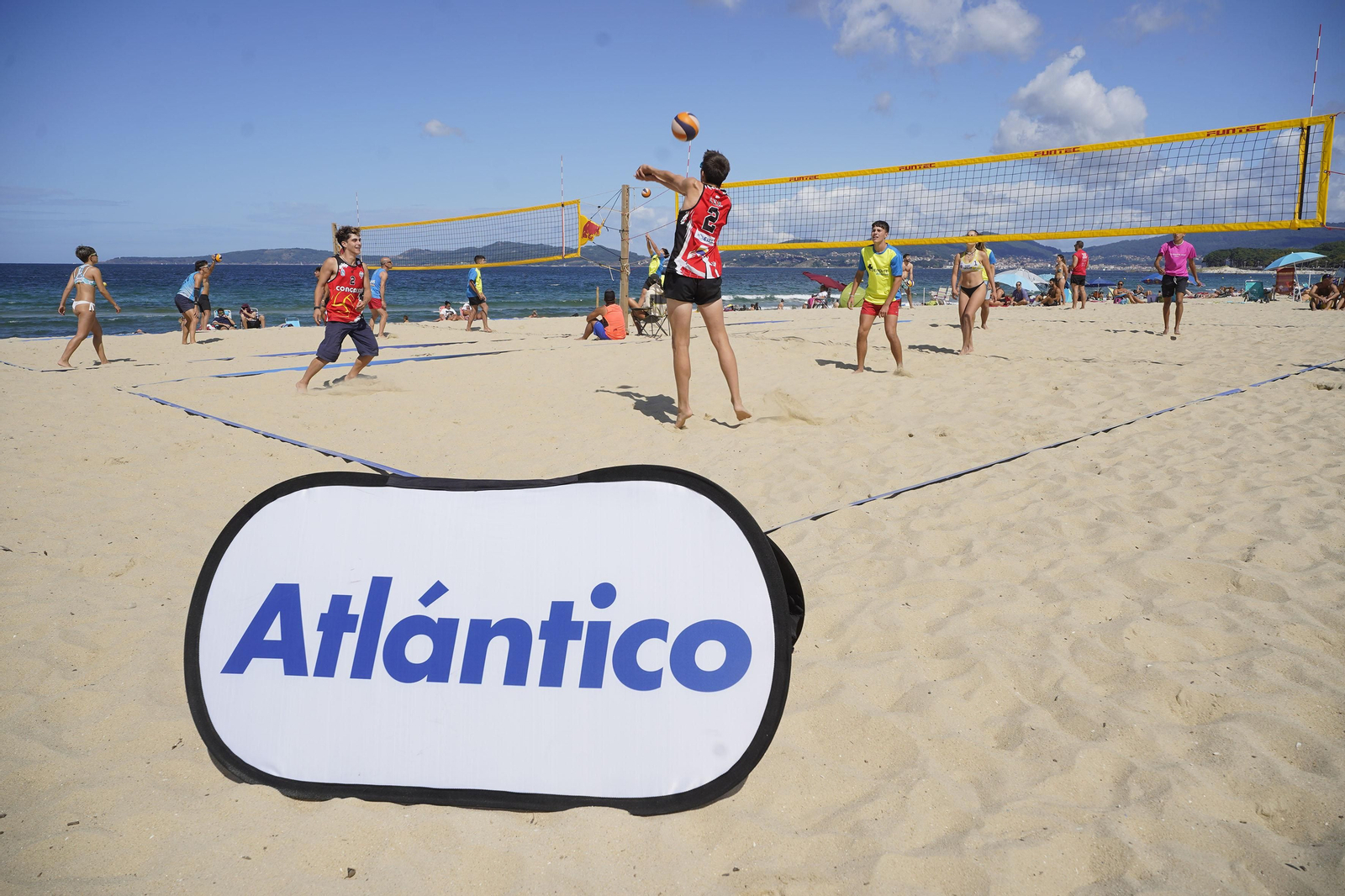 Atlántico organiza el Torneo con la colaboración del Volei Praia Vigo.