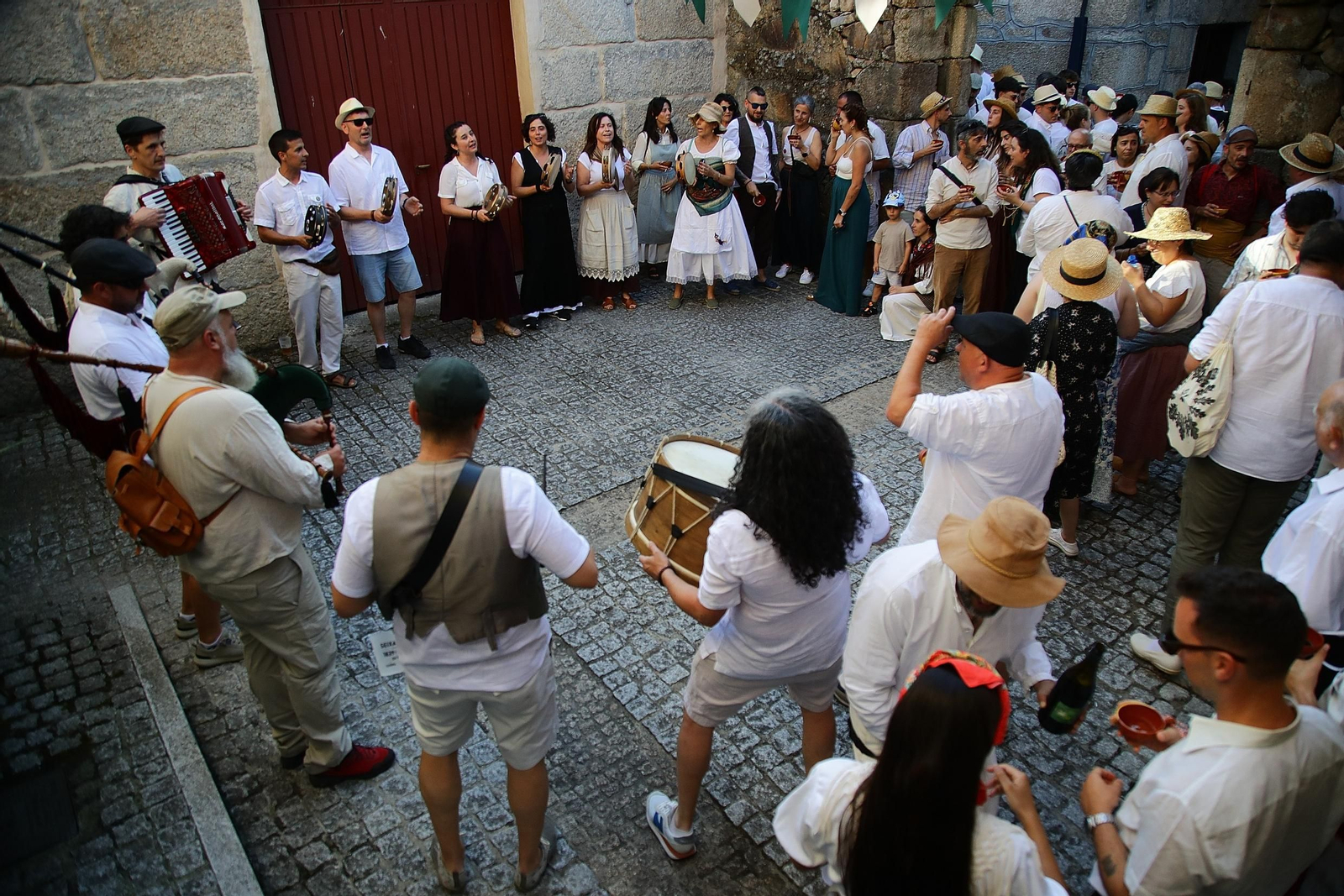 Galería | Las calles de Seixalbo regresan al siglo XIX con la Festa dos Foros, en fotos