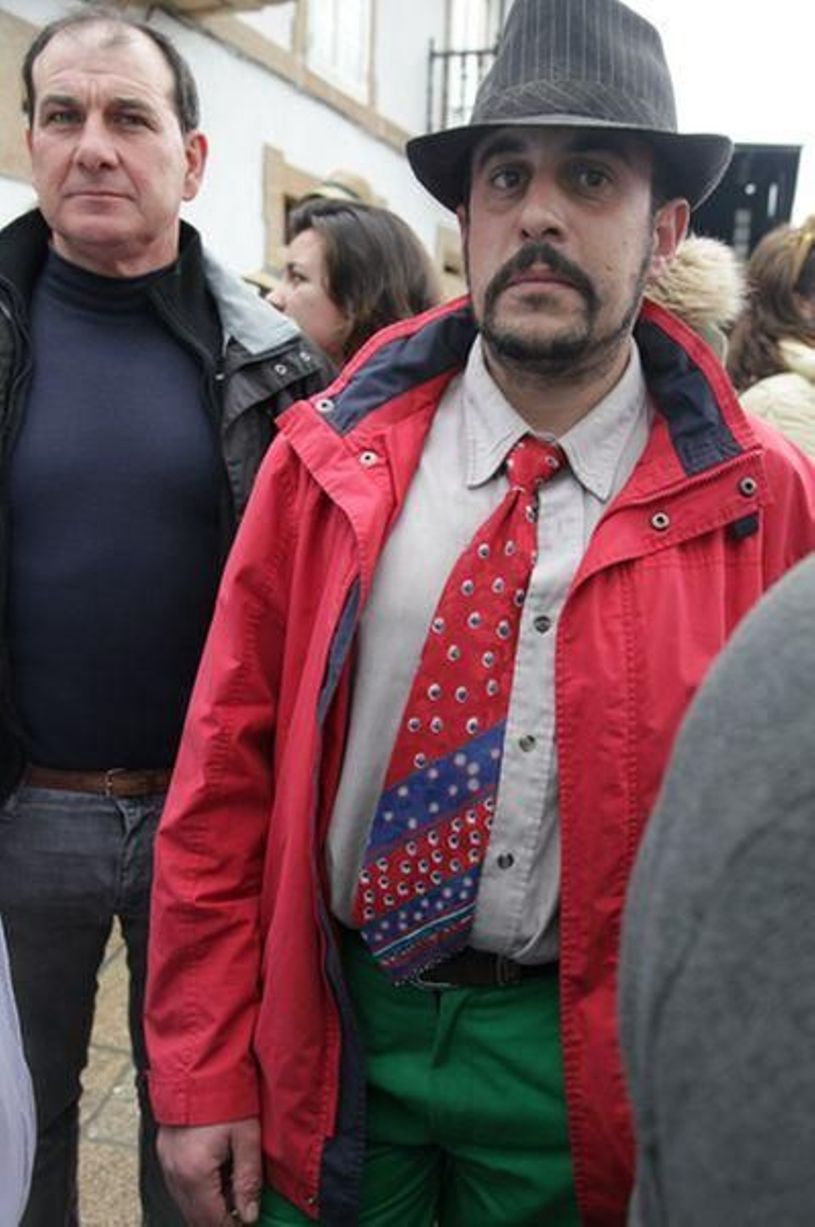 Laza recibe a los peliqueiros con bica y licor café