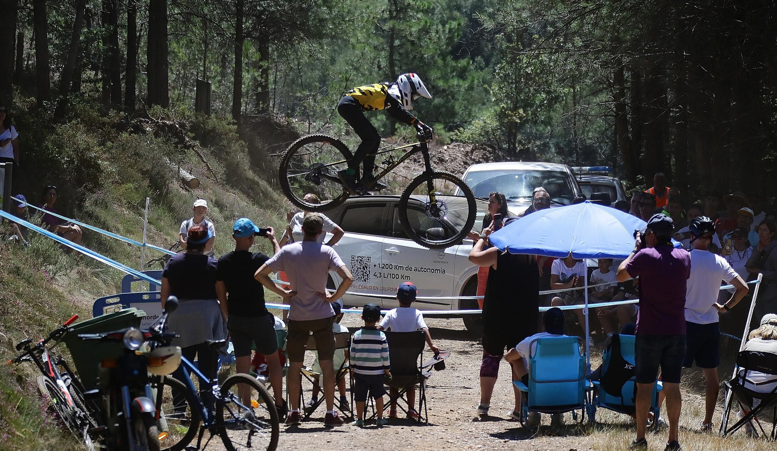 El Autonómico de descenso de mountain bike, un éxito en Xunqueira