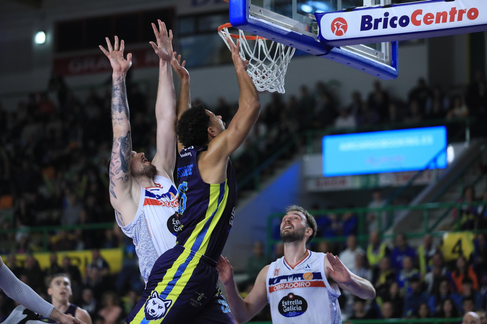 Galería | El Pazo, a reventar para el derbi COB-Obradoiro