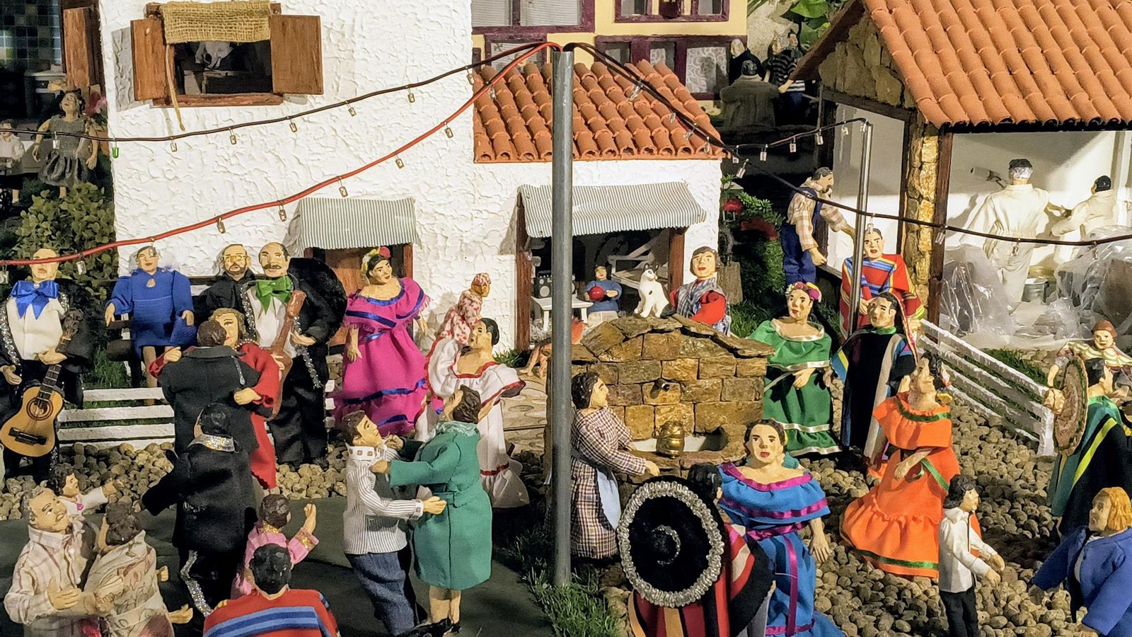 Una verbena mexicana en el área de las escenificaciones gallegas.