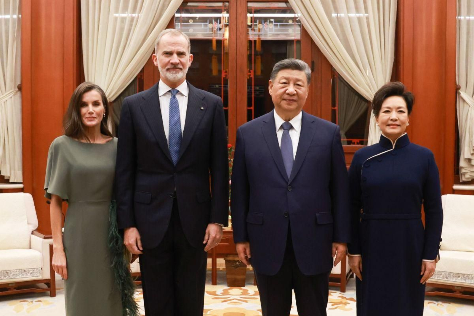 Los reyes Felipe VI y Letizia junto al presidente Xi Jinping y su esposa.
