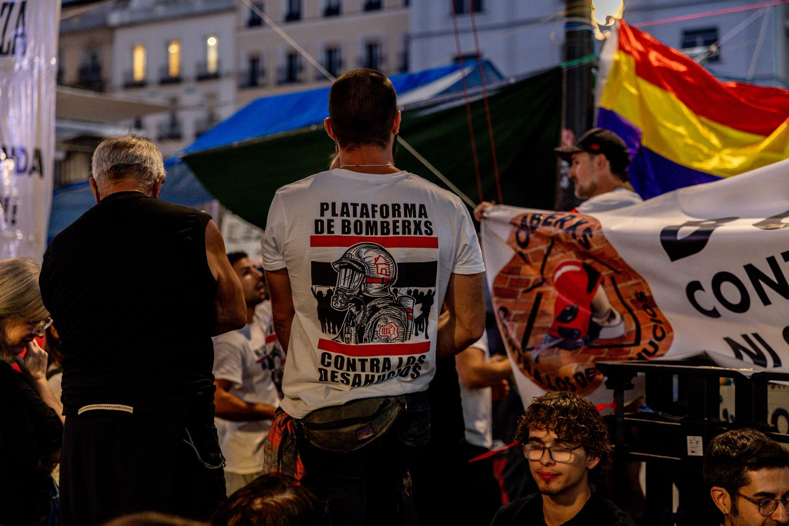 Galería | La acampada de Sol por una vivienda digna se sigue extendiendo y los congregados insisten en esta medida de presión