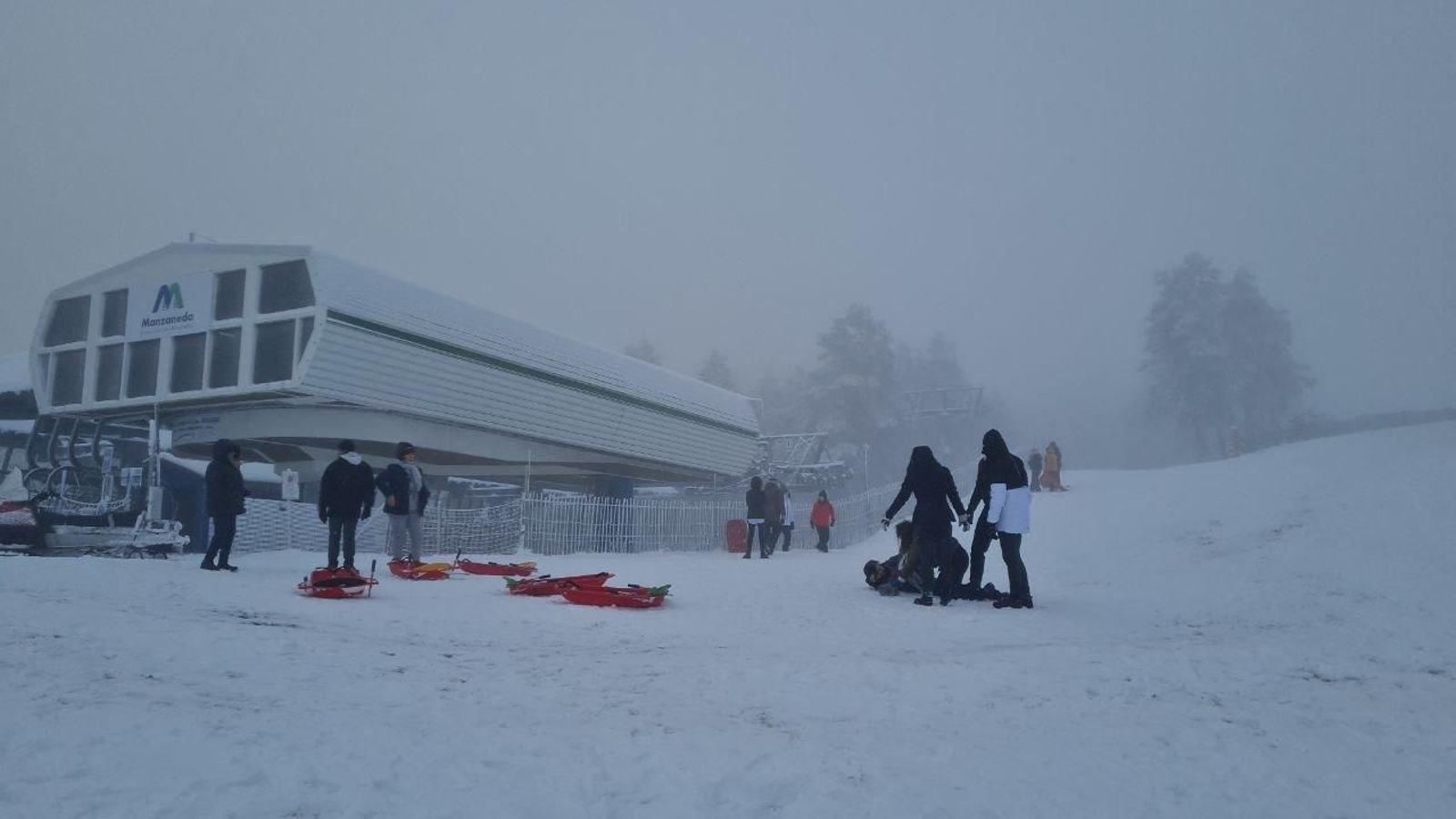 Los trineos han causado furor en Manzaneda esta mañana.