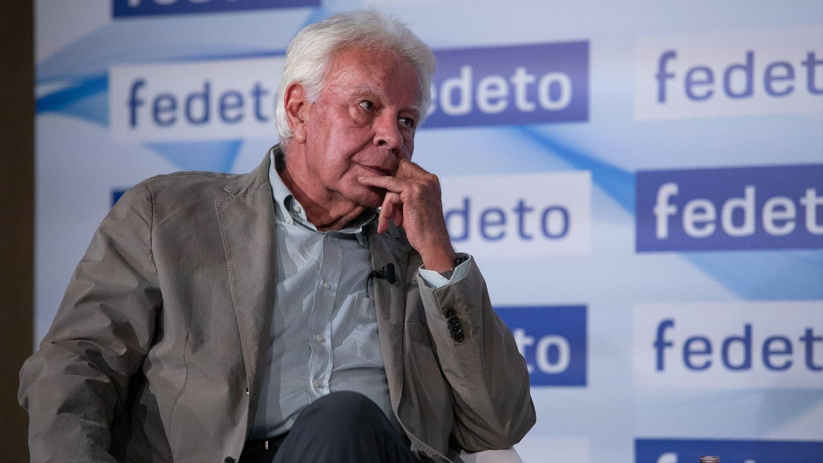 El expresidente del Gobierno de España, Felipe González, durante un encuentro institucional y político con el presidente de Castilla-La Mancha.