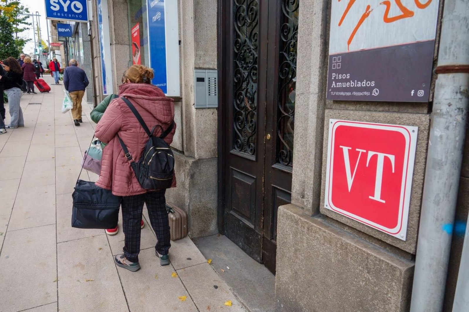 Un edificio con viviendas turísticas en Vigo.