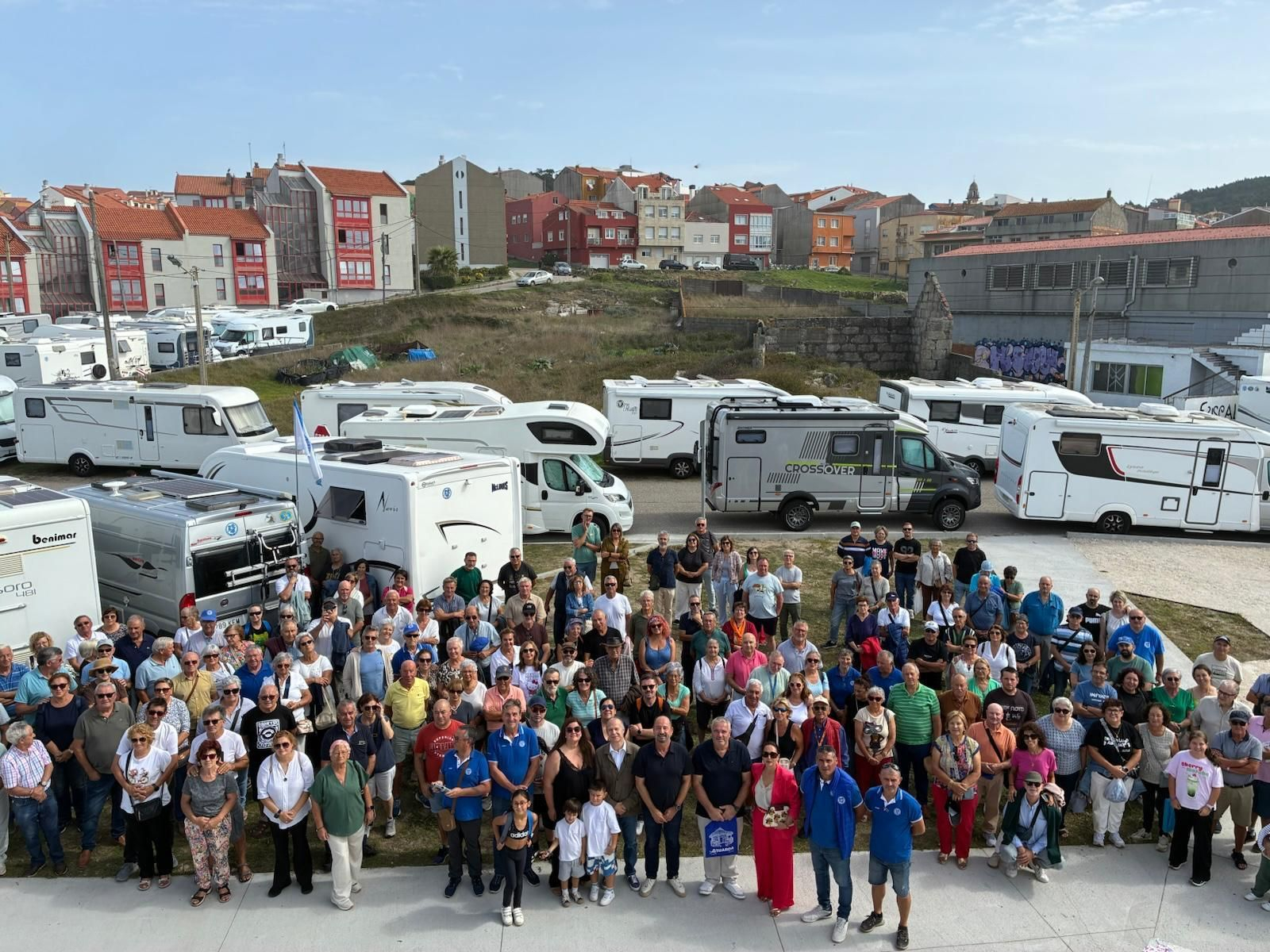 Imagen de los asistentes en la inauguración de la renovación del puerto norte.