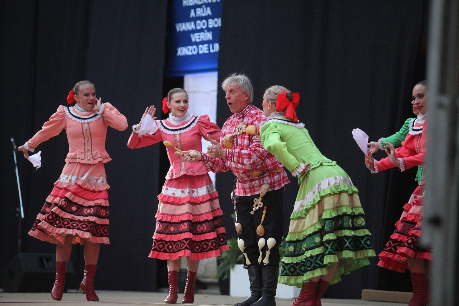 Bailarines de la compañía de Rusia.