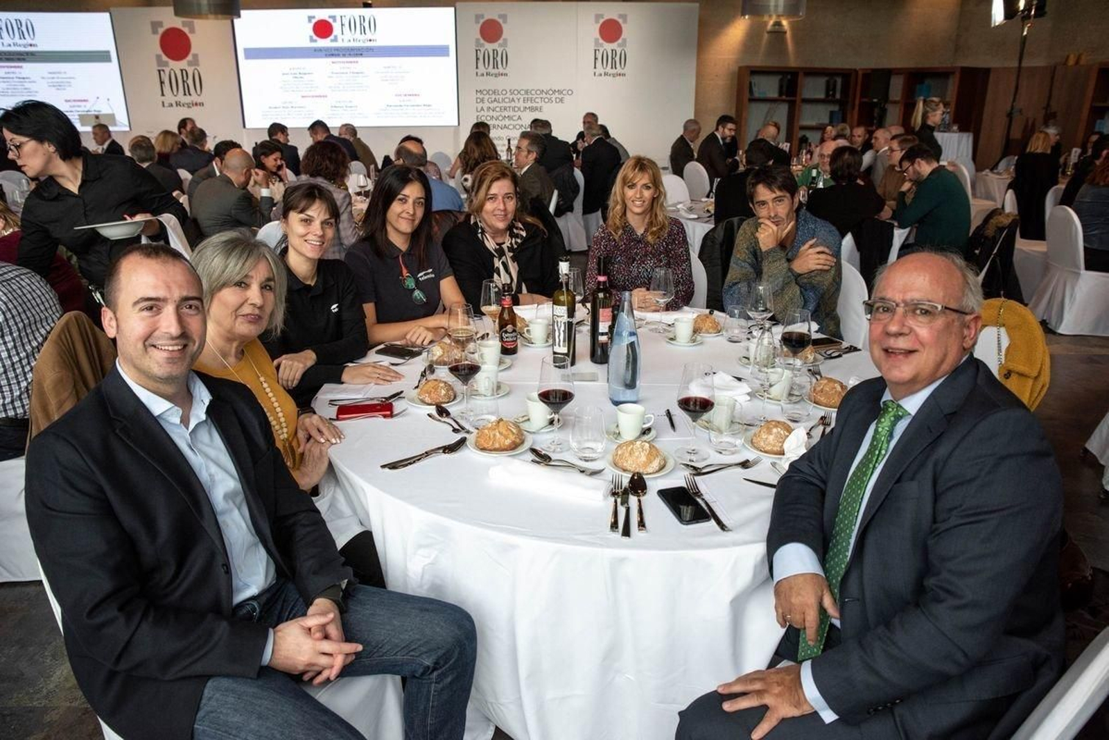 Lalo Gómez, Nora Sola, Fani Fernández, Patricia Mayor, Belén Bobo, Marina Ortega, Xabier Rodríguez Blanco y Julio Vila