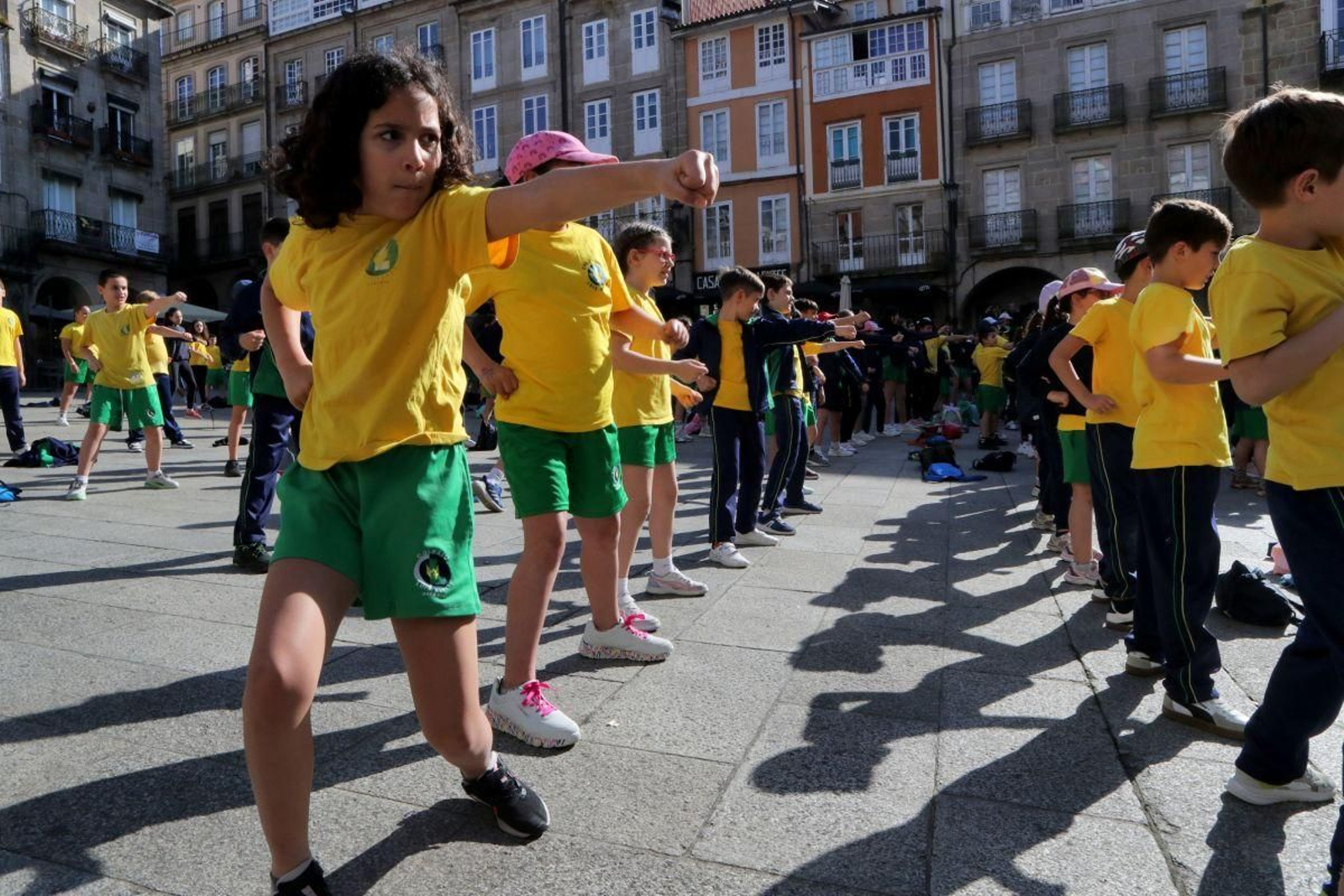 Alumnos del CPR Plurilingüe Luis Vives, en la Plaza Mayor.