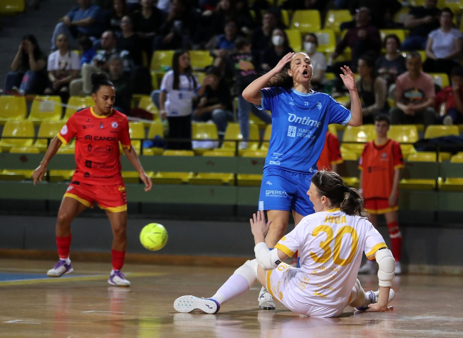 Galería | Empate en el derbi gallego entre el Ourense Ontime y FSF Castro
