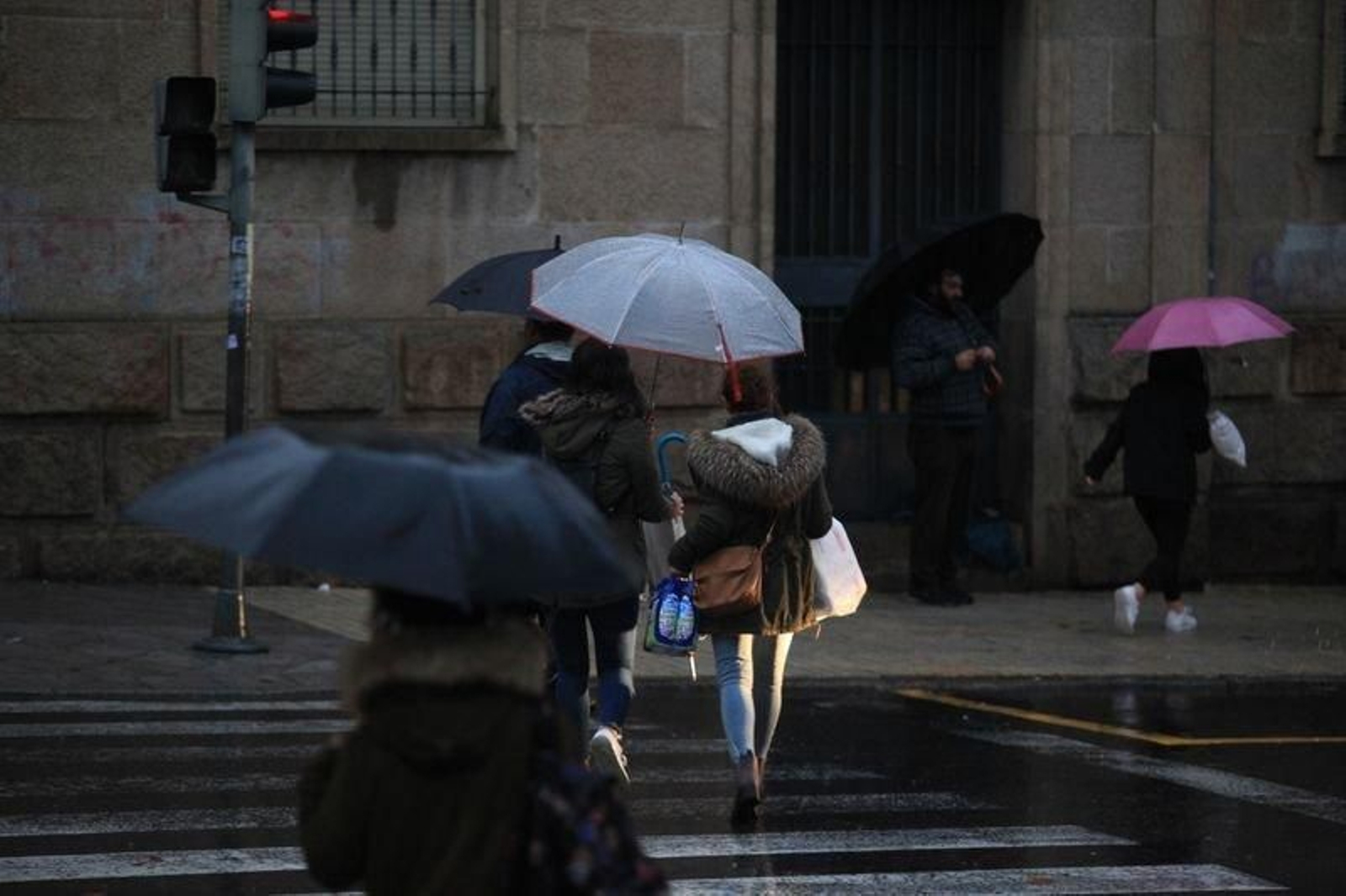 La borrasca ha dejado una imagen muy invernal en la provincia de Ourense.